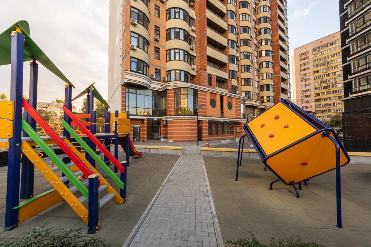Ferienwohnung Vip In A New Building Near Lesi Ukrainki 7A Kiew Exterior foto